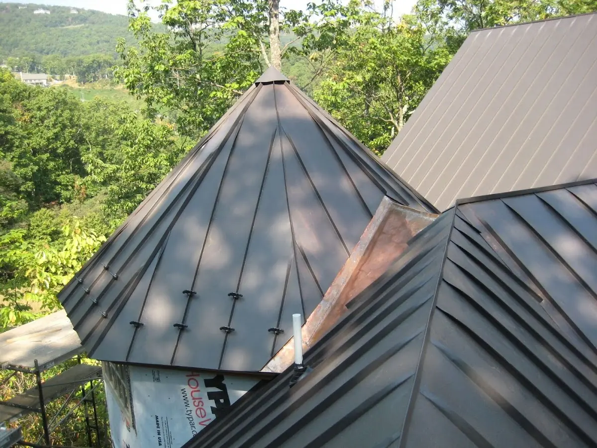 Professional Roof Tarp Installation by Craftsman Roofing in Brentwood Heights